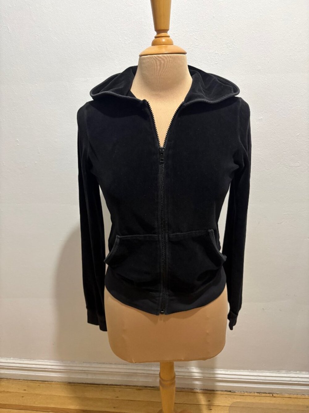 Y2K Vintage Juicy Couture Velour Basic Full Zip Hoodie in Black